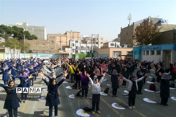 آمادگی دانش‌آموزان پیشتاز شهرستان قدس برای اجرای مانور تشکیلاتی