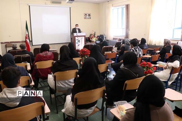 نکوداشت روز آزمایشگاه در پژوهش سرای جابر ابن حیان استان آذربایجان شرقی