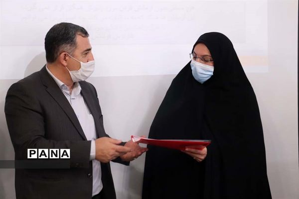 نکوداشت روز آزمایشگاه در پژوهش سرای جابر ابن حیان استان آذربایجان شرقی