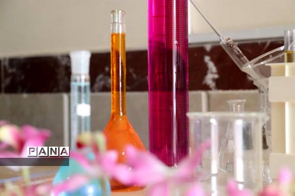 نکوداشت روز آزمایشگاه در پژوهش سرای جابر ابن حیان استان آذربایجان شرقی