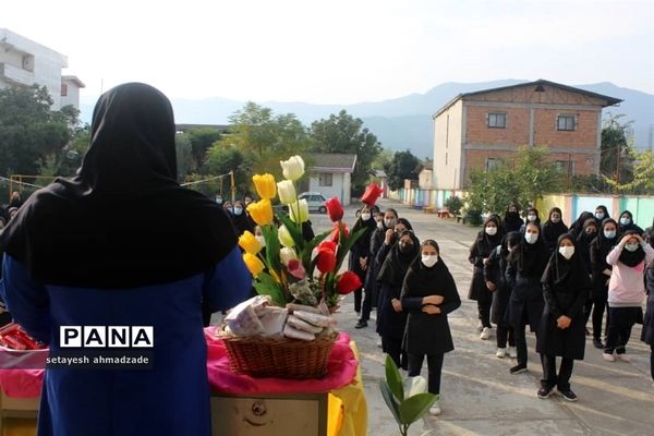 مراسم جشن روز دانش‌آموز در دبیرستان شاهد گلوگاه