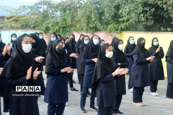 مراسم جشن روز دانش‌آموز در دبیرستان شاهد گلوگاه