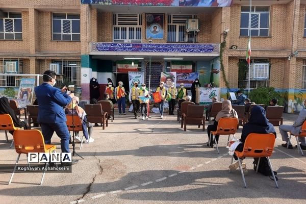 برگزاری آیین نواختن زنگ استکبارستیزی و مانور بزرگ فرزندان روح الله در ناحیه 4 شیراز