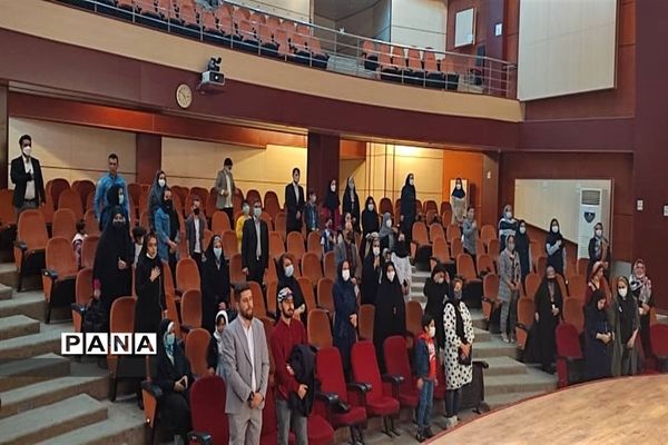 برگزاری مراسم گرامیداشت روز دانش‌آموز در البرز