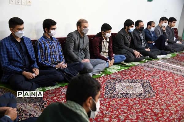 دیدارمسئولان و نمایندگان  تشکل‌های دانش‌آموزی استان اصفهان با نماینده ولی فقیه در استان اصفهان