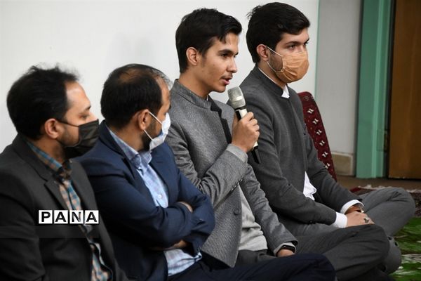 دیدارمسئولان و نمایندگان  تشکل‌های دانش‌آموزی استان اصفهان با نماینده ولی فقیه در استان اصفهان