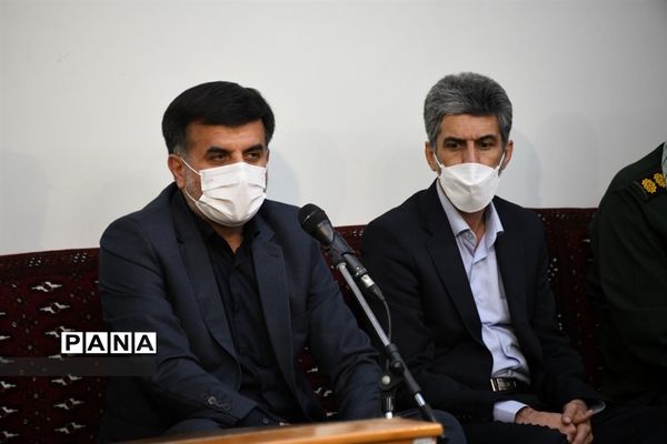دیدارمسئولان و نمایندگان  تشکل‌های دانش‌آموزی استان اصفهان با نماینده ولی فقیه در استان اصفهان