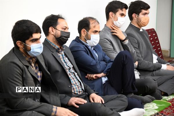 دیدارمسئولان و نمایندگان  تشکل‌های دانش‌آموزی استان اصفهان با نماینده ولی فقیه در استان اصفهان