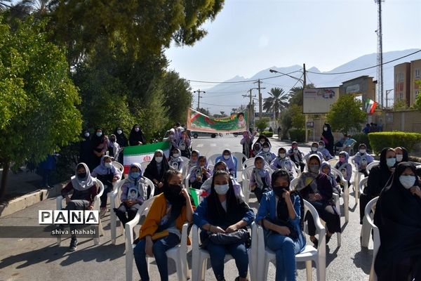 حضور گسترده دانش‌آموزان جهرم در مراسم 13 آبان