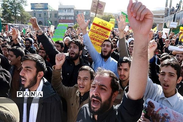 فریاد استکبارستیزی کرمانشاهی‌ها در یوم‌الله 13 آبان
