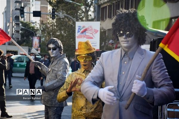 راهپیمایی روز دانش‌آموز در تهران