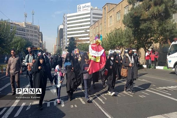راهپیمایی روز دانش‌آموز در تهران