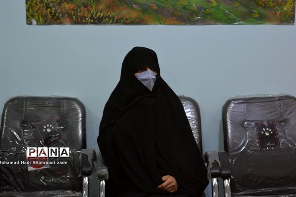 مراسم تقدیر از منتخبان مسابقات قرآن عترت و نماز سال قبل در مکان دارالقرآن ناحیه یک مشهد مقدس