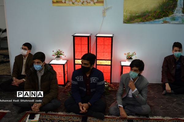مراسم تقدیر از منتخبان مسابقات قرآن عترت و نماز سال قبل در مکان دارالقرآن ناحیه یک مشهد مقدس
