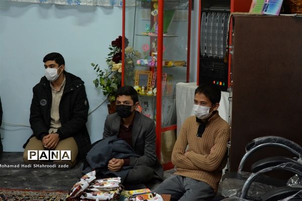 مراسم تقدیر از منتخبان مسابقات قرآن عترت و نماز سال قبل در مکان دارالقرآن ناحیه یک مشهد مقدس