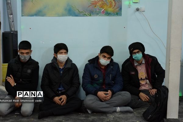 مراسم تقدیر از منتخبان مسابقات قرآن عترت و نماز سال قبل در مکان دارالقرآن ناحیه یک مشهد مقدس