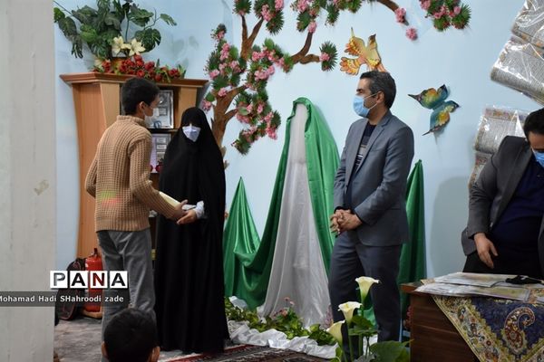 مراسم تقدیر از منتخبان مسابقات قرآن عترت و نماز سال قبل در مکان دارالقرآن ناحیه یک مشهد مقدس