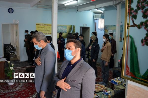 مراسم تقدیر از منتخبان مسابقات قرآن عترت و نماز سال قبل در مکان دارالقرآن ناحیه یک مشهد مقدس