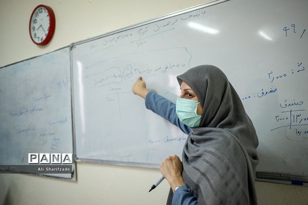 بازگشایی مدارس زیر سایه کرونا