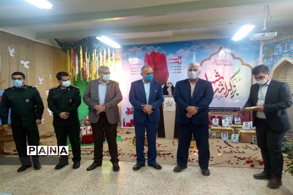 طرح ملی لاله‌های روشن در بهارستان دو
