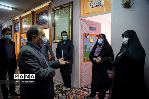 بازدید نقوی از مرکز مشاوره و دارالقرآن منطقه 18 تهران