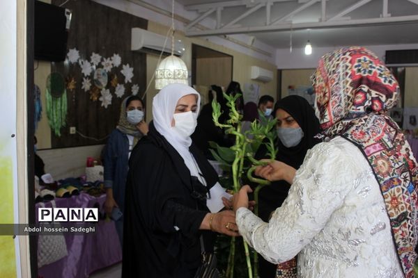 نمایشگاه و فروشگاه صنایع دستی در کانون فرهنگی تربیتی کوثر بوشهر