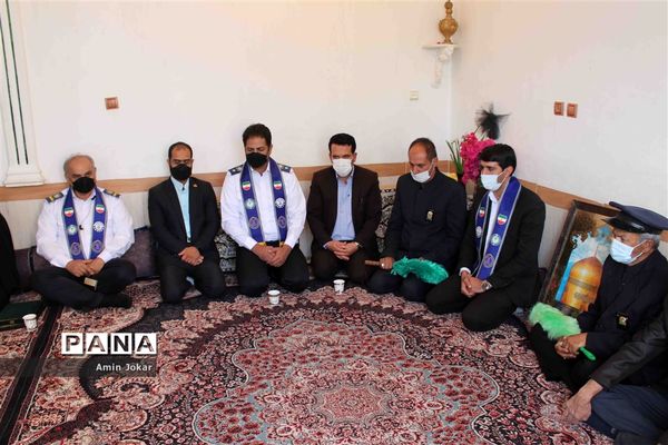 تقدیر مدیر سازمان دانش‌آموزی استان فارس از خانواده دانش آموز پیشتاز مرحومه مهسا هاشمی بالاشهری