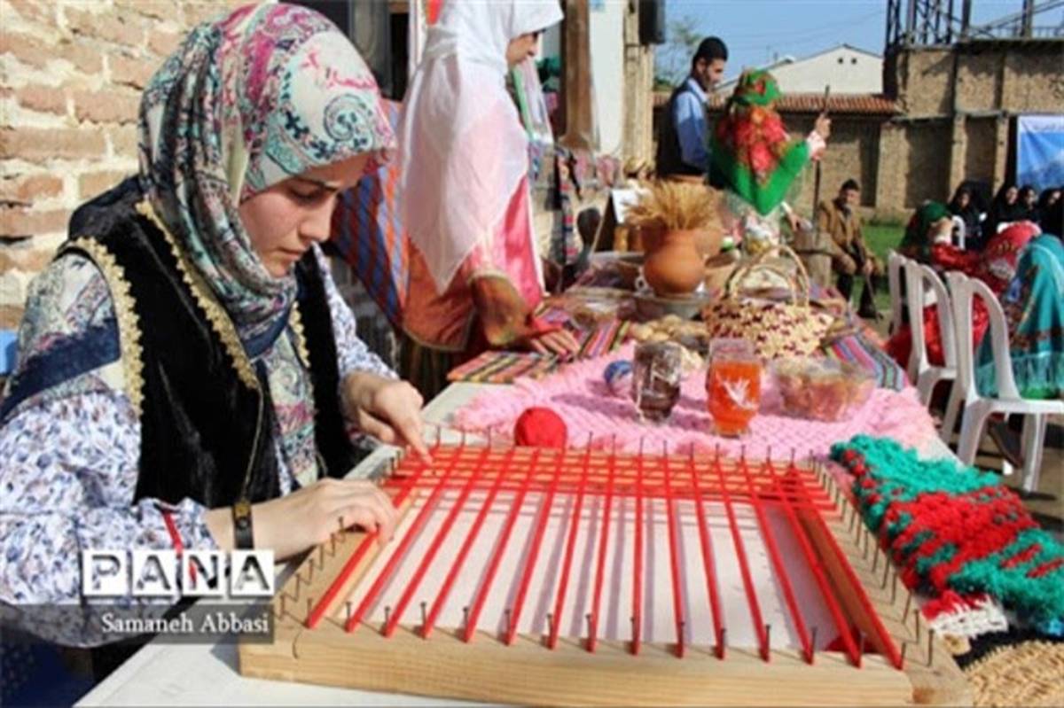 برپایی نمایشگاه صنایع دستی و بومی و محلی به مناسب هفته ملی مازندران و روز دانش‌آموز در موسسه الغدیر گلوگاه