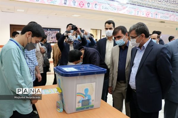انتخابات شوراهای دانش‌آموزی مدارس خراسان رضوی