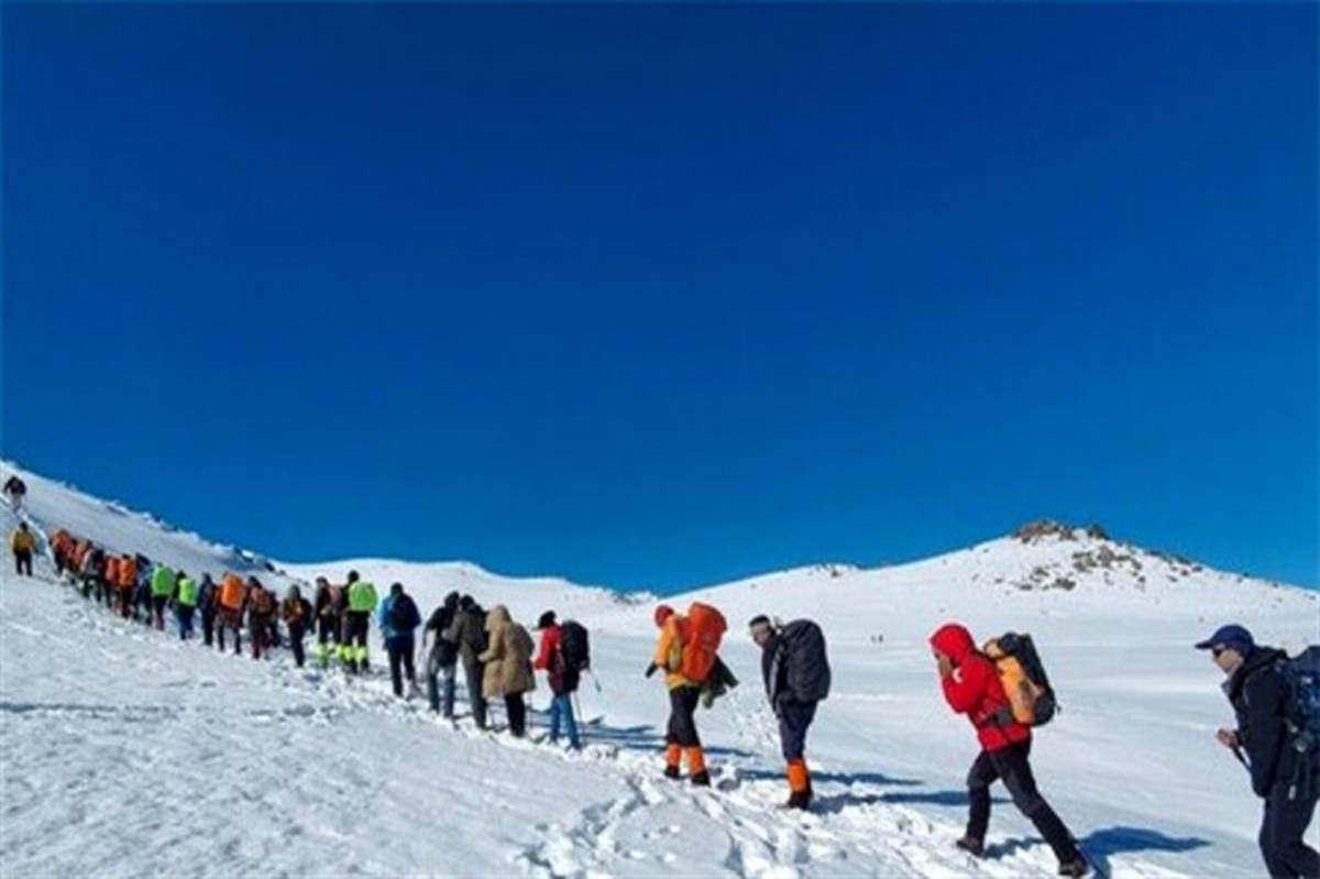 گرفتار شدن یک تیم ۷ نفره کوهنوردی در کوه دنا