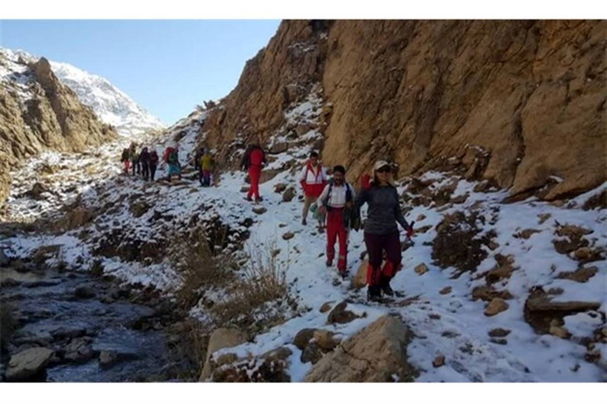 7 کوهنورد گرفتار در ارتفاعات دنا با تلاش امدادگران هلال احمر نجات یافتند