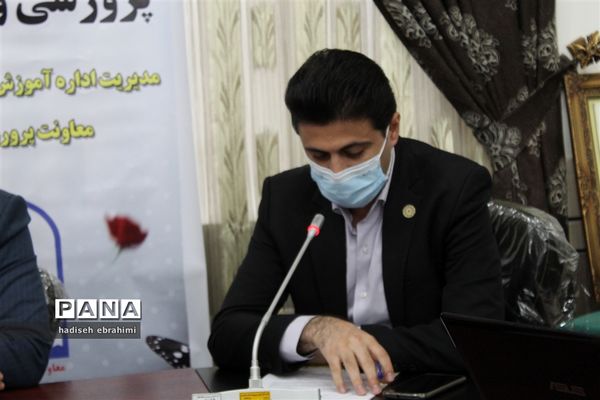 آیین تقدیر از برگزیدگان کشوری و استانی جشنواره های حوزه پرورشی و فرهنگی در گلوگاه