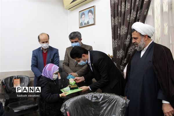 آیین تقدیر از برگزیدگان کشوری و استانی جشنواره های حوزه پرورشی و فرهنگی در گلوگاه