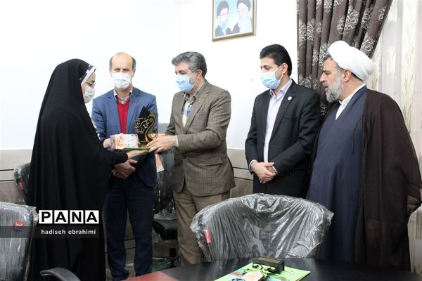 آیین تقدیر از برگزیدگان کشوری و استانی جشنواره های حوزه پرورشی و فرهنگی در گلوگاه