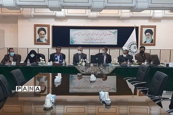 نشست معاونین پرورشی و فرهنگی و مسئولان سازمان دانش‌آموزی سراسر استان یزد