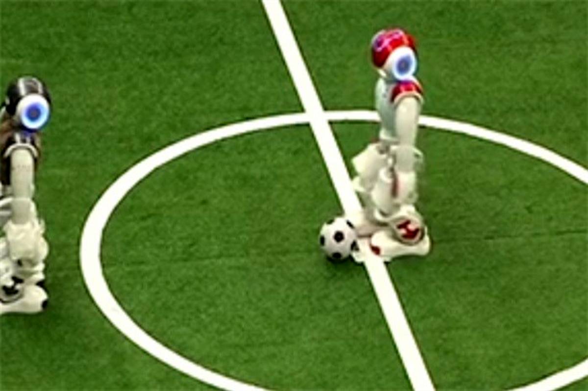 کسب مقام اول دانش‌آموز رودهنی در فوتبال رباتیک