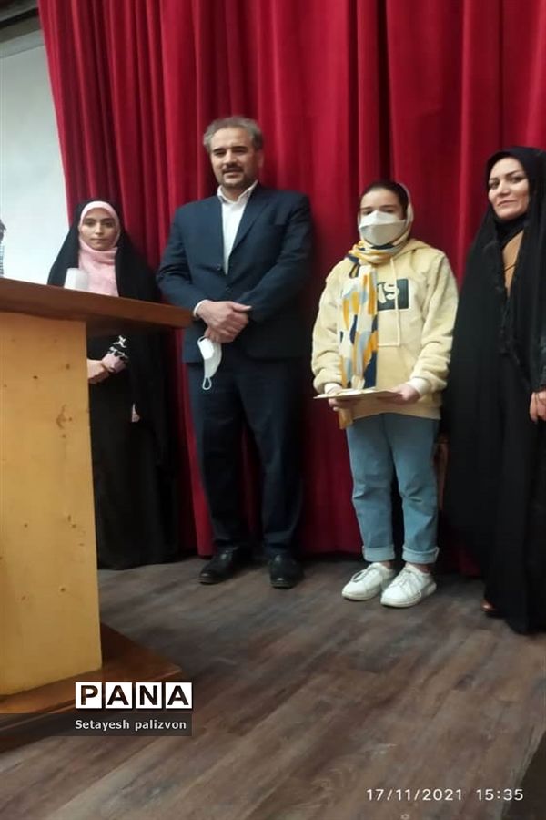 تجلیل از نویسندگان شهرستان قرچک