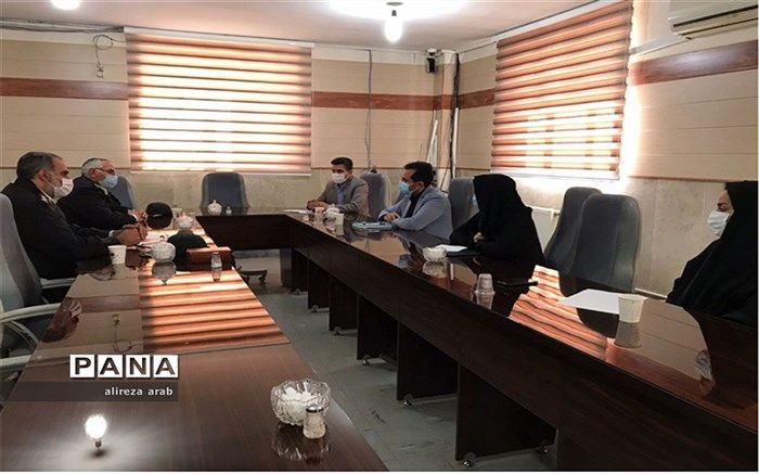 انعقادتفاهم نامه بین آموزش و پرورش و نیروی انتظامی در ورامین