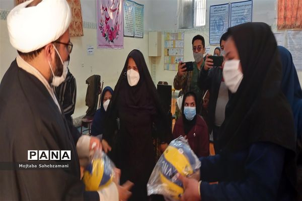 بررسی نماینده مردم کاشمر از بررسی مشکلات تیم والیبال نشسته بانوان شهرستان