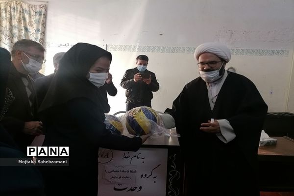 بررسی نماینده مردم کاشمر از بررسی مشکلات تیم والیبال نشسته بانوان شهرستان