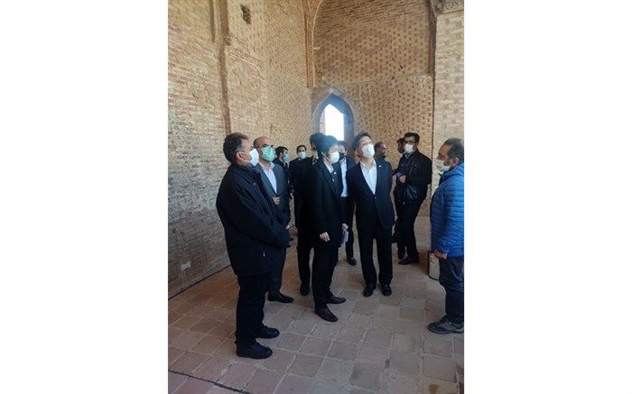 بازدید سفیر ژاپن از گنبد سلطانیه در زنجان