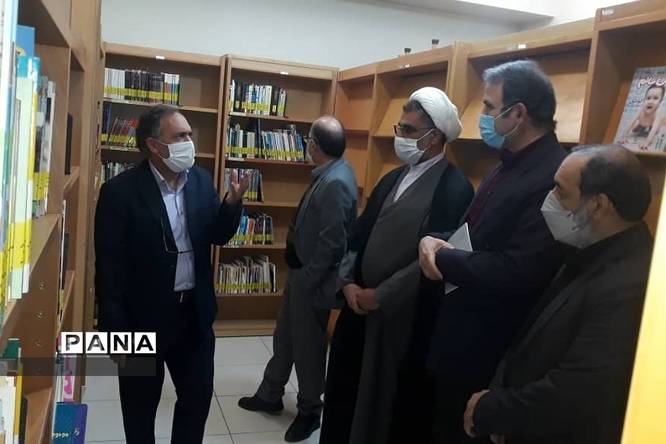 بازدید مدیر آموزش و پرورش شهرستان پردیس از کتابخانه عمومی