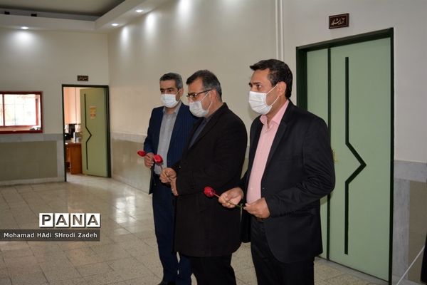 گرامیداشت هفته کتاب و کتابخوانی و آیین نواختن زنگ کتاب در دبیرستان مهشید مصلی نژاد ناحیه یک مشهد