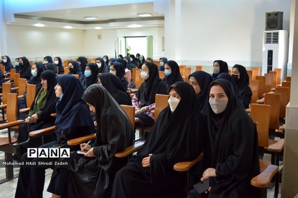 گرامیداشت هفته کتاب و کتابخوانی و آیین نواختن زنگ کتاب در دبیرستان مهشید مصلی نژاد ناحیه یک مشهد