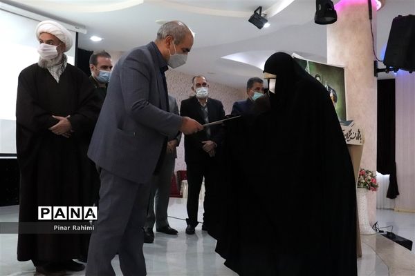 آیین تجلیل از همسران و فرزندان شهدای فرهنگی آموزش و پرورش