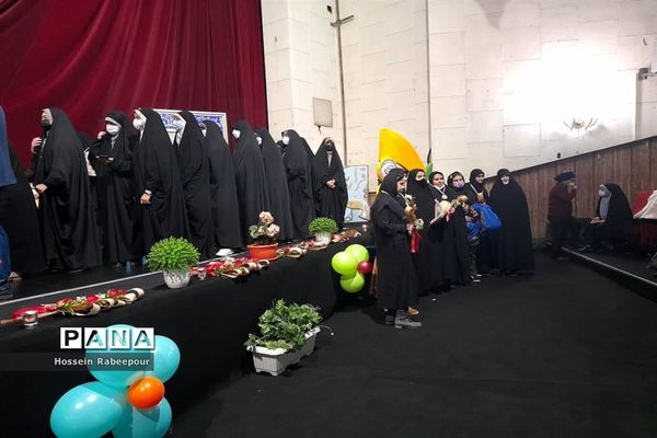 مراسم تجلیل از برگزیدگان کشوری حوزه معاونت پرورشی منطقه 16