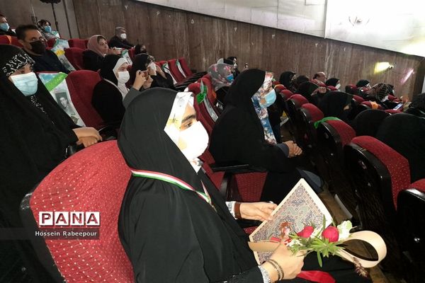 مراسم تجلیل از برگزیدگان کشوری حوزه معاونت پرورشی منطقه 16