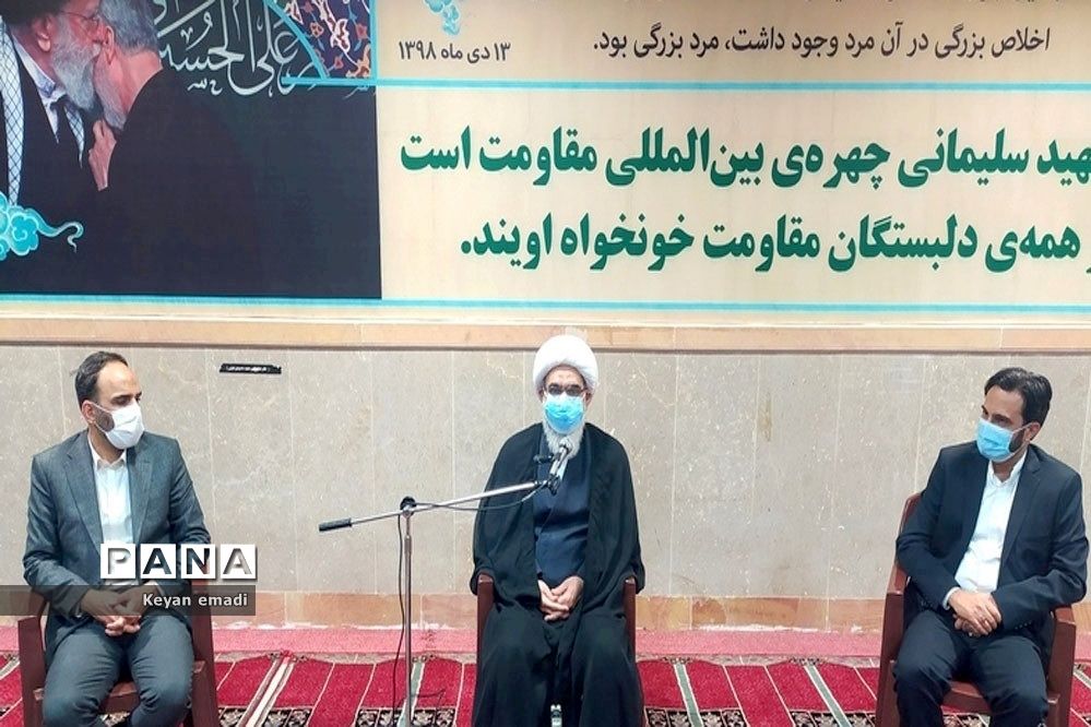 نشست معاون امور مطبوعاتی فرهنگ و ارشاد اسلامی و رئیس سازمان بسیج رسانه با امام جمعه بوشهر