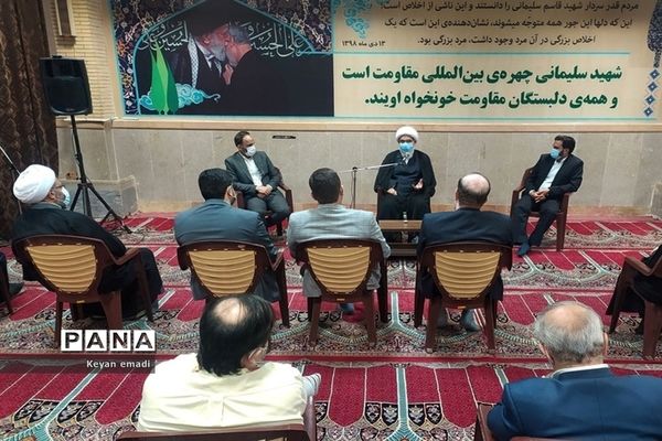 نشست معاون امور مطبوعاتی فرهنگ و ارشاد اسلامی و رئیس سازمان بسیج رسانه با امام جمعه بوشهر