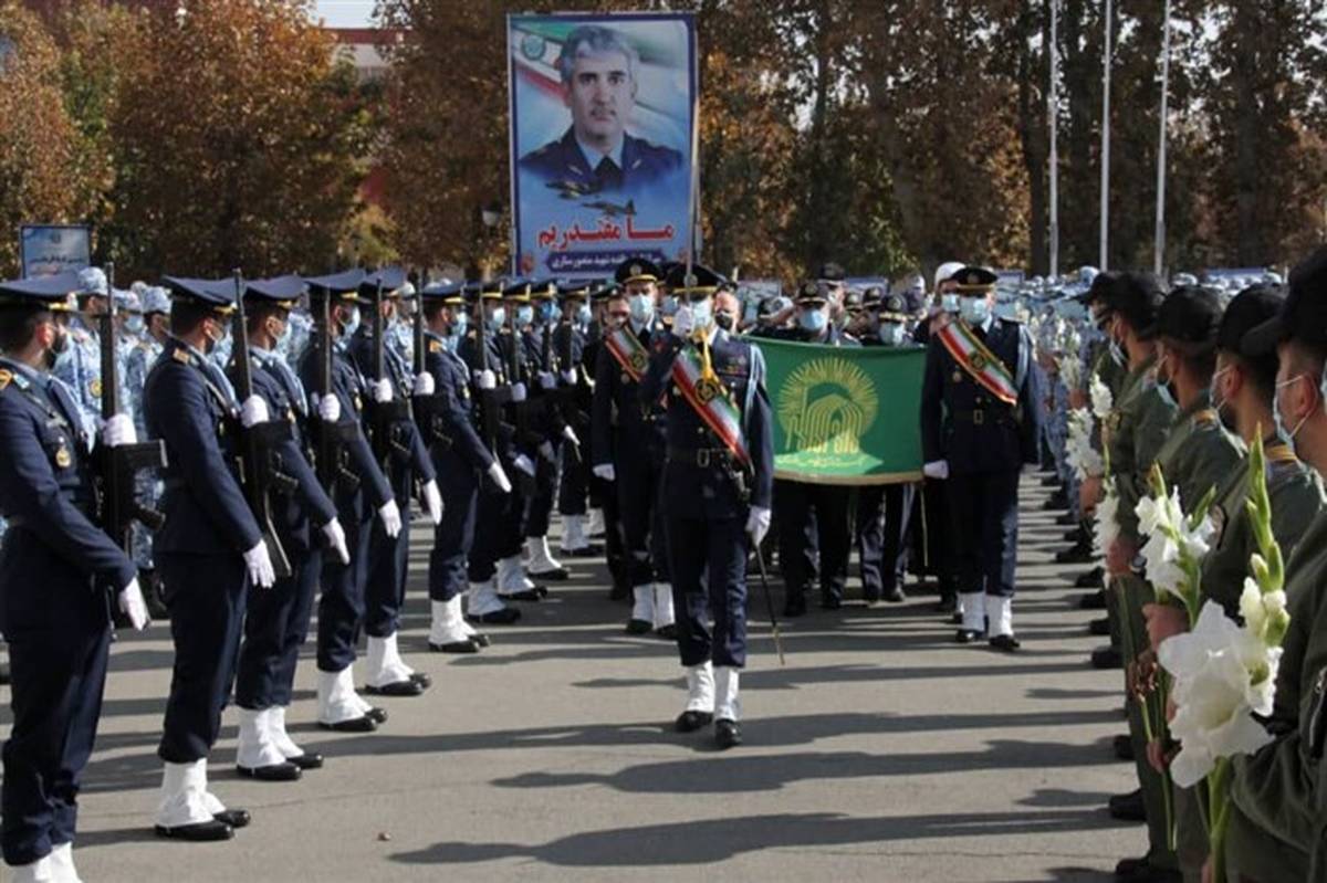 پرچم آستان قدس رضوی به دانشگاه شهید ستاری اهدا شد
